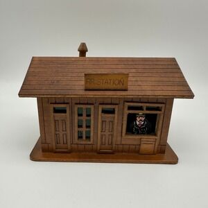 Vintage 1986 NWT George Good Railroad Station‎ Ticket Music Box Wood